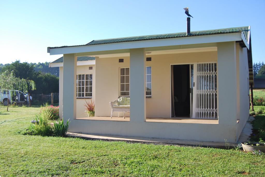 Moya Cottage Underberg Rum bild